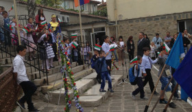 Посланикът на Република Армения посети училището в Пловдив