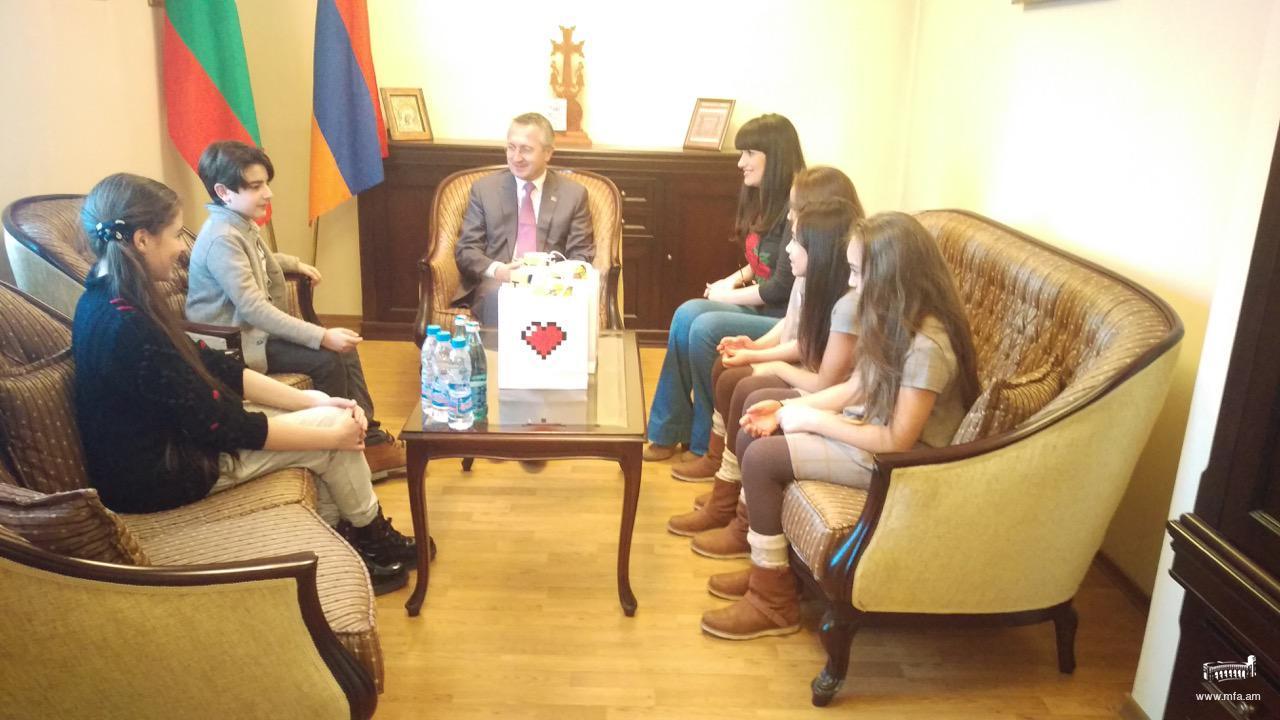 Посланикът на Република Армения прие участниците от Армения в конкурса „Детска Евровизия 2015” 