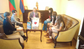Посланикът на Република Армения прие участниците от Армения в конкурса „Детска Евровизия 2015” 
